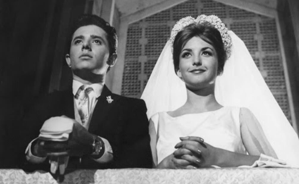Enrique Guzmán y Angélica María
en "Mi alma por un amor" (1964).