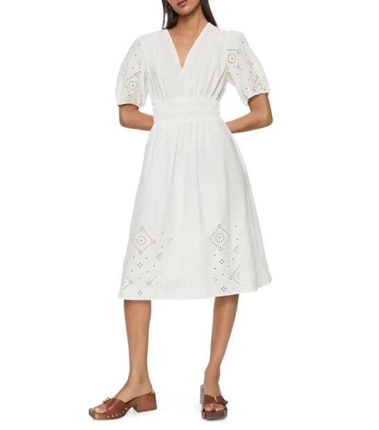 Cynthia Rodríguez y su minivestido blanco