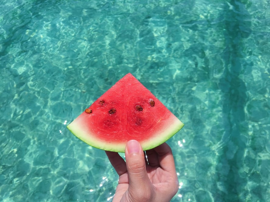 Existen alimentos que pueden ayudarte a mantenerte hidratado / Foto: Pexels