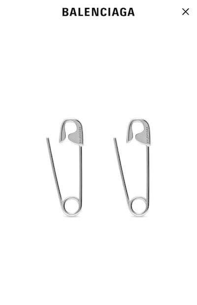 Balenciaga ¡lo hizo de nuevo!: vende aretes en forma de seguro en más de 7 mil pesos