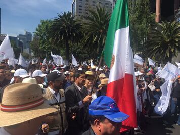 Javier Corral encabeza Caravana por la Dignidad en la CDMX