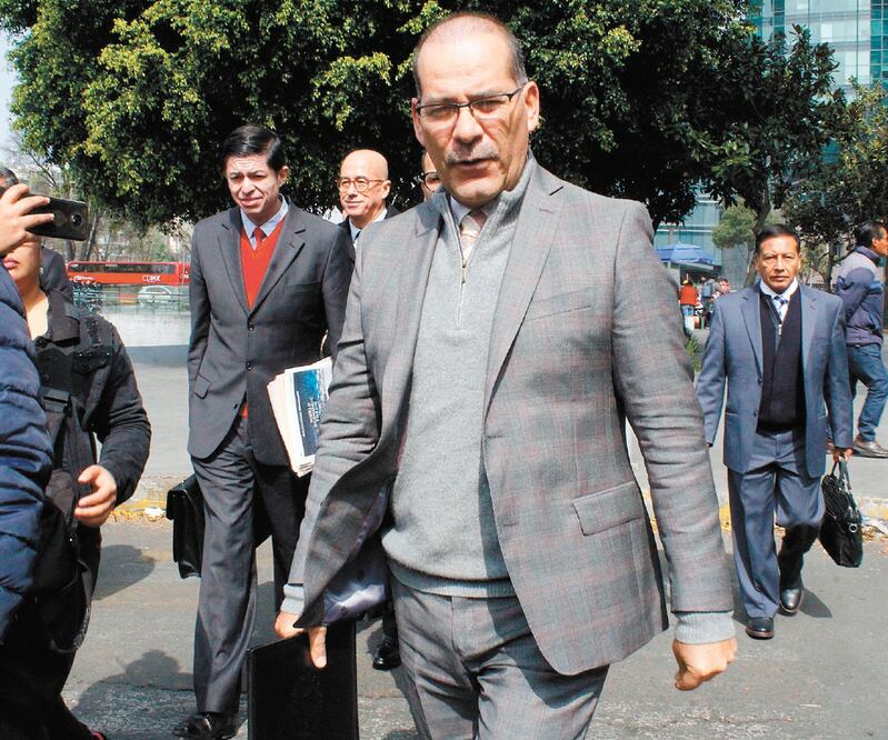 Martín Orozco Sandoval, presidente de la Asociación Nacional de Gobernadores de Acción Nacional, detalló que la propuesta entregada al secretario de Salud, Jorge Alcocer Varela, contiene 19 puntos. Foto: KARINA CONTRERAS. EL UNIVERSAL