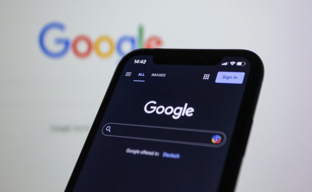En 2022, Google y otros gigantes tecnológicos enfrentaron regulaciones específicas en Francia para implementar la directiva de derechos afines. Imagen: Pexels