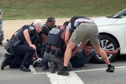 VIDEO: Detención de mexicano en Washington DC se vuelve viral; autoridades lo acusan de delitos sexuales contra menores