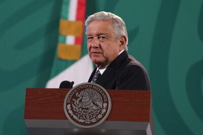 Con el dolor de su corazón, pero AMLO sigue apaleando al INE