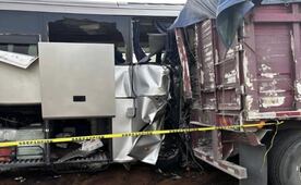 Choque ente camión de carga y autobús deja dos muertos en carretera de Chiapas; hay 27 lesionados, tres graves
