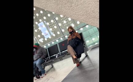 Captan a Tatiana Clouthier en el aeropuerto; "hacia su tierra, Sinaloa", dice López-Dóriga
