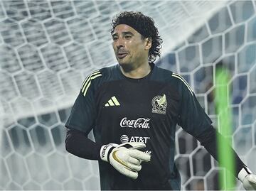 Guillermo Ochoa adelanta la fecha de su retiro; "En el futbol me queda hasta el 2026"