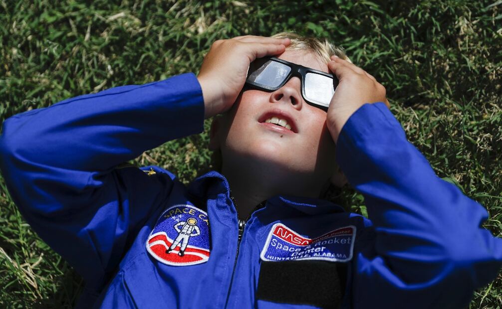 El Eclipse Solar se observará el 8 de abril. Foto: AP/John Minchillo.