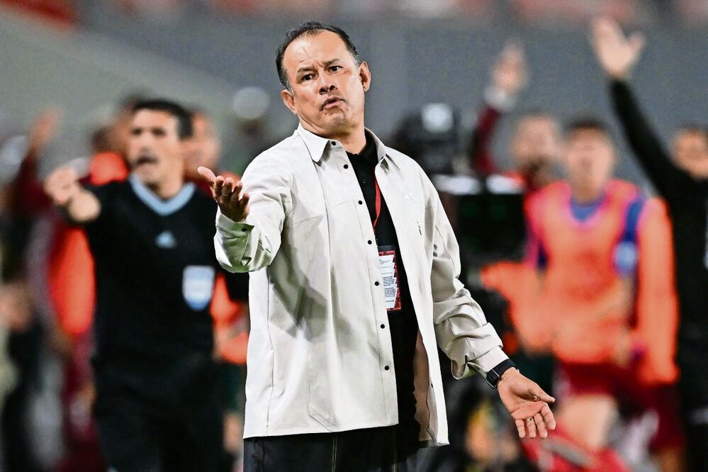 Juan Reynoso fue despedido de Perú