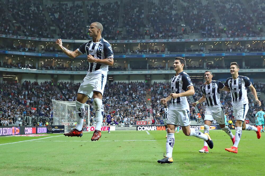 Imago7. Carlos Sánchez la figura del partido ante los Laguneros.