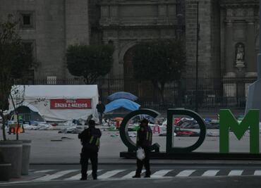 Así amanece la plancha del Zócalo tras el retiro de casas de campañas del Frente Anti AMLO
