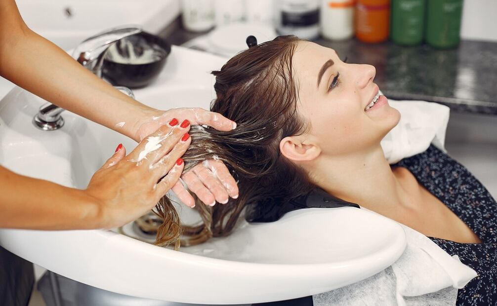 Alisado progresivo con queratina. Foto: Freepik