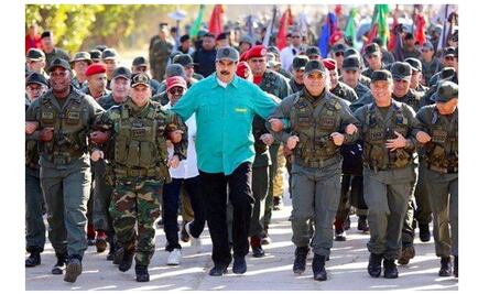 Jefes militares expresan su apoyo a Maduro y rechazan alzamiento 