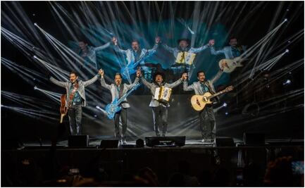 Porque "el pueblo se ha portado muy bien", AMLO garantiza 4 horas de espectáculo de Los Tigres del Norte en el Zócalo 