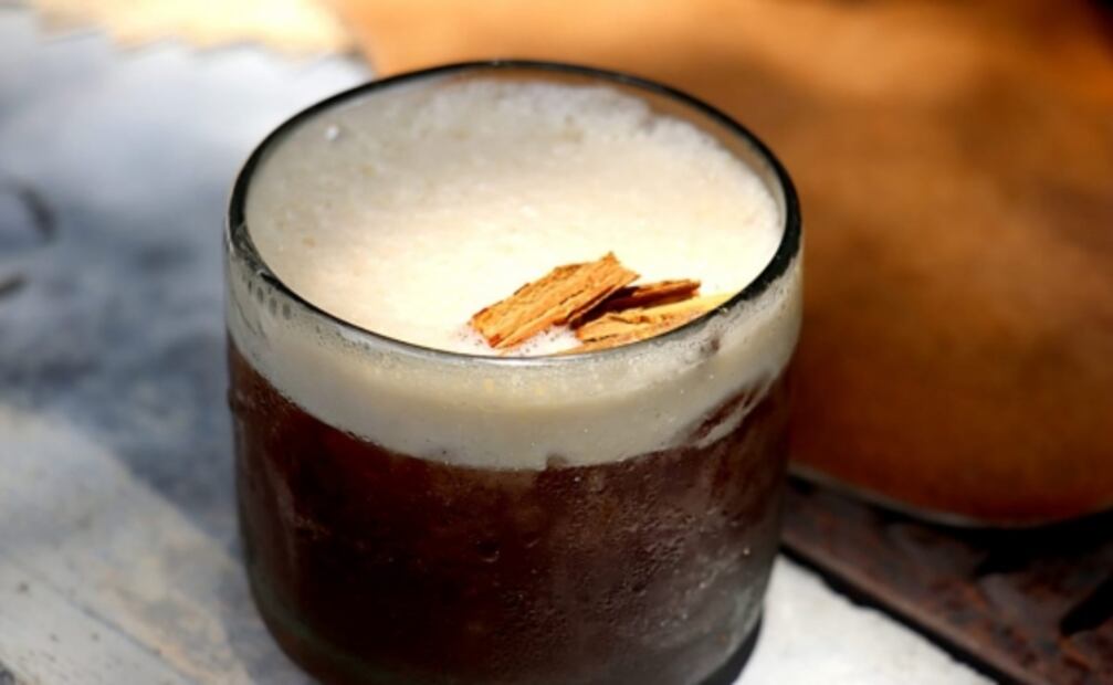 Carajillo mexicano, un drink preparado con licor de maíz