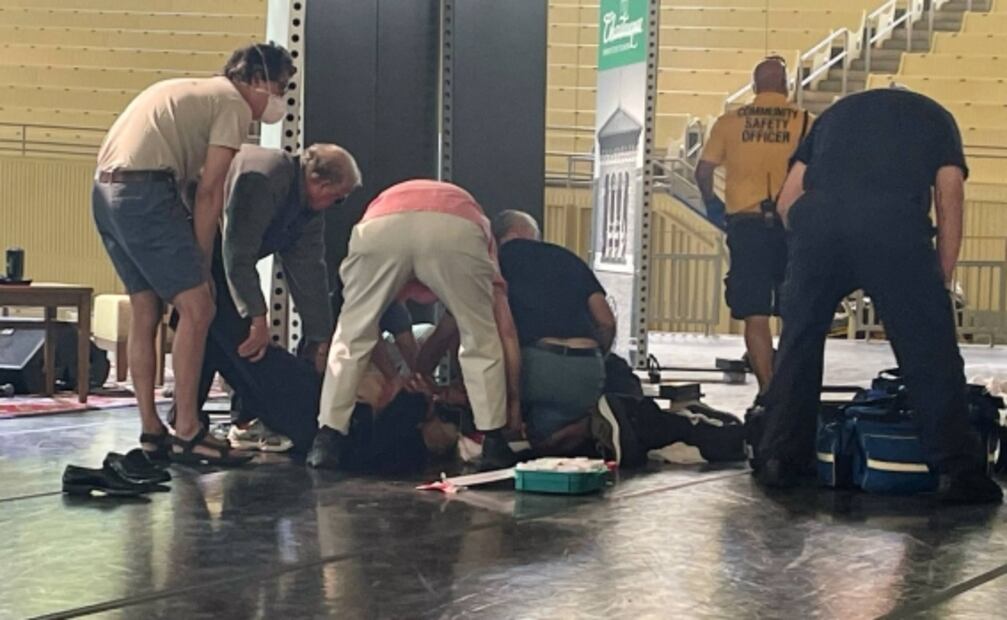 ¿Por qué el escritor Salman Rushdie está amenazado de muerte?