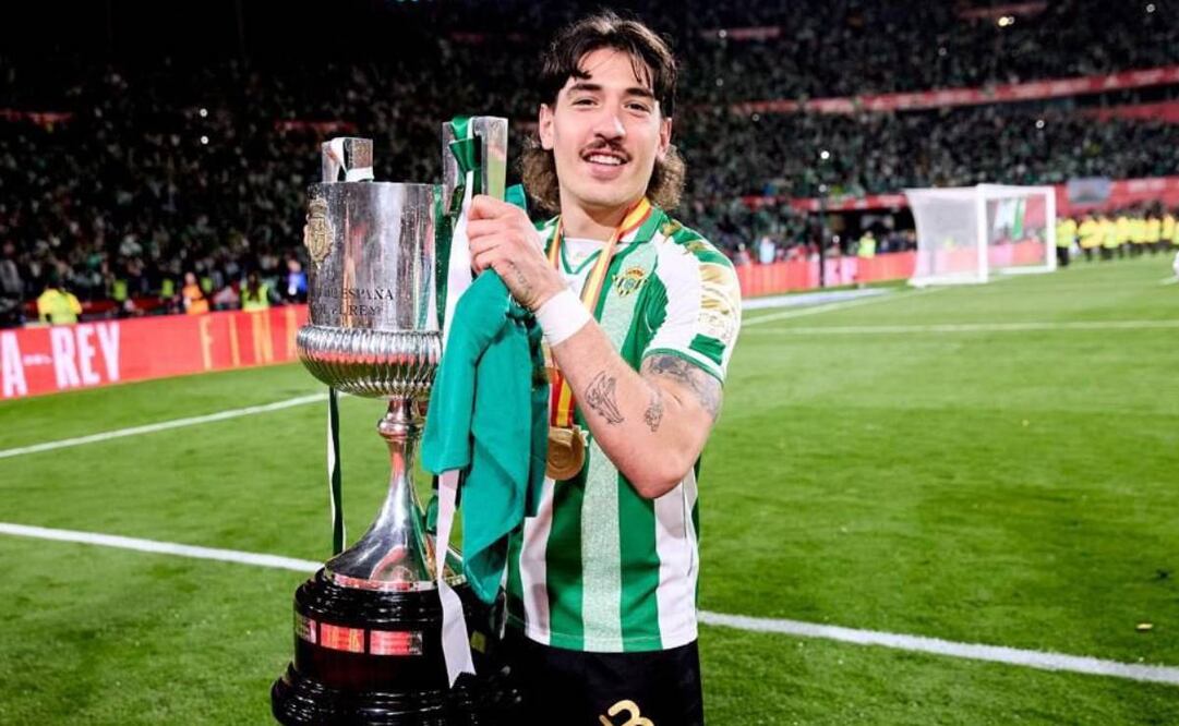 el defensor del Betis recuerda con cariño a Andrés Guardado. Foto: @HectorBellerin