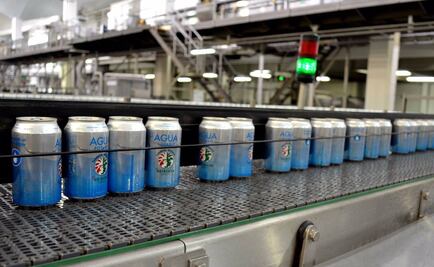 ¿Cómo le hizo Heineken para enlatar agua para damnificados?