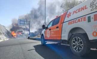 Incendio de pipa provoca cierre de la autopista Monterrey-Reynosa; movilizan a bomberos y Protección Civil