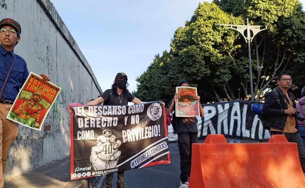 El equipo táctico antimotines de la SSC replegó a las personas que bloquearon Viaducto. Foto: Especial