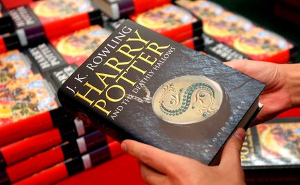 Párroco de EU organiza quema de libros de Harry Potter y Crepúsculo por ser "brujería" 