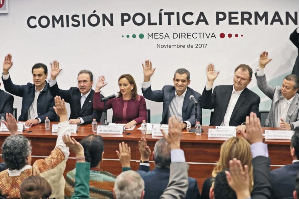 Claudia Ruiz Massieu, secretaria técnica de la Comisión Permanente del PRI, dijo que se autoriza la participación de José Antonio Meade en el proceso interno de selección y postulación de la candidatura a la Presidencia de la República (ESPECIAL)