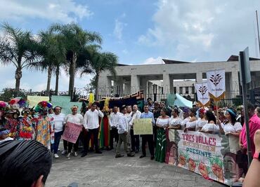 Afrodescendientes exigen aprobación de “Ley Afro” en Veracruz; protestan frente al Congreso estatal