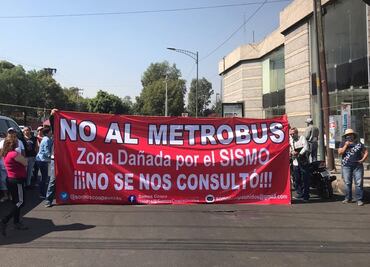 Vecinos de Tlalpan protestan ante ampliación de la Línea 5 del Metrobús