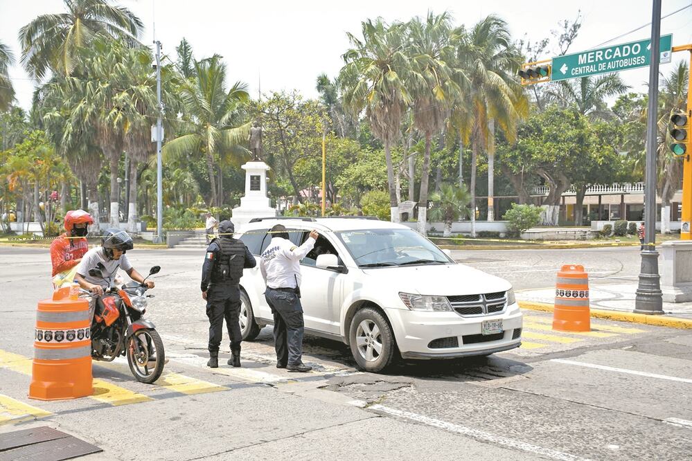 Veracruz, entre los estados que descartan iniciar la “nueva normalidad” el próximo lunes; incluso, esta semana aumentaron las medidas de restricción en el puerto. Foto: PATRICIA MORALES. EL UNIVERSAL