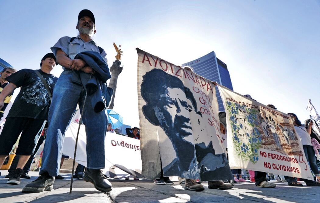 Marcha por desaparecidos de Ayotzinapa en la Ciudad de México. Foto: Archivo/EL UNIVERSAL