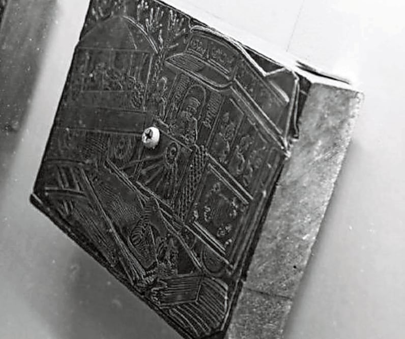 Imagen de la placa de zinc perforada y expuesta en el Museo Posada./ TOMADA DE REDES SOCIALES