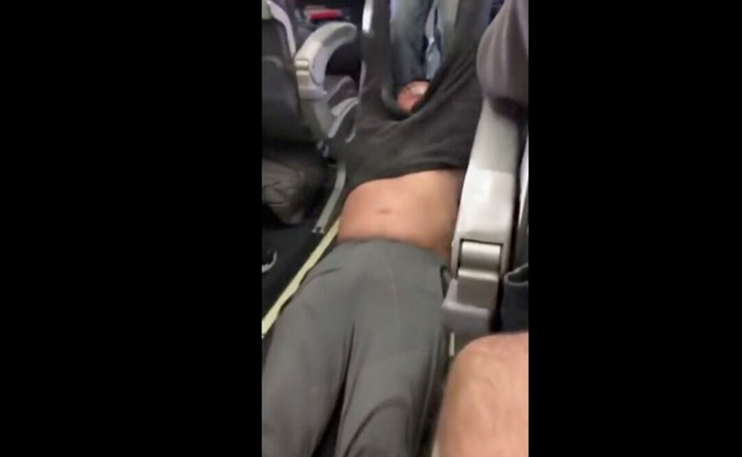 Analiza pasajero demandar a United Airlines: abogado