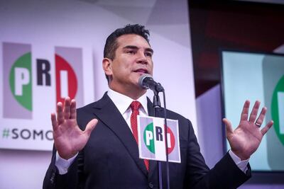 "No se solapará la corrupción en el PRI", dice "Alito" tras recibir constancia