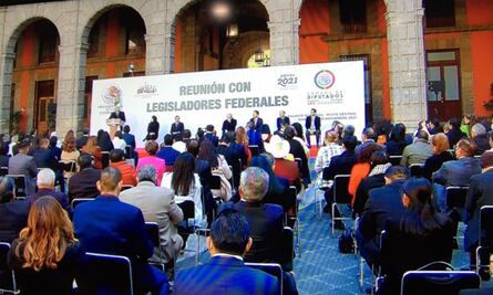 Con aprobación del PEF 2022, legisladores están a la vanguardia de la transformación: AMLO