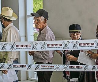 Expertos: gobierno y Morena abusan al clasificar información