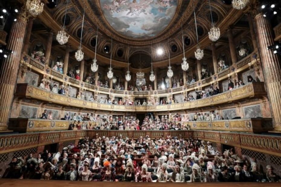 El Palacio de Versalles evoca bailes, excesos y opulencia de María Antonieta