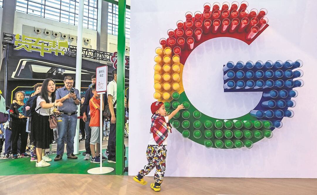 El stand de Google en la exposición Big Data en Guiyang, Guizhou, China, en mayo de 2018. La empresa dice que los consumidores se benefician de sus servicios gratuitos. ALEKSANDAR PLAVEVSKI. EFE