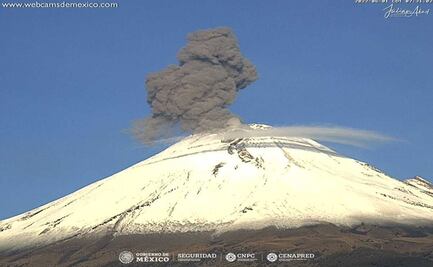 Volcán Popocatépetl emite una explosión con emisión de cenizas