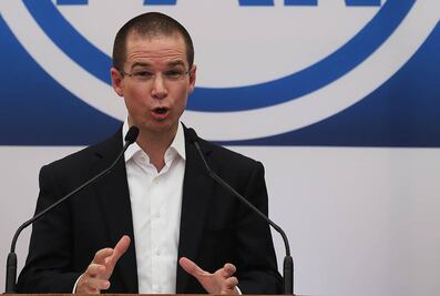 Reta Anaya a AMLO a un debate público