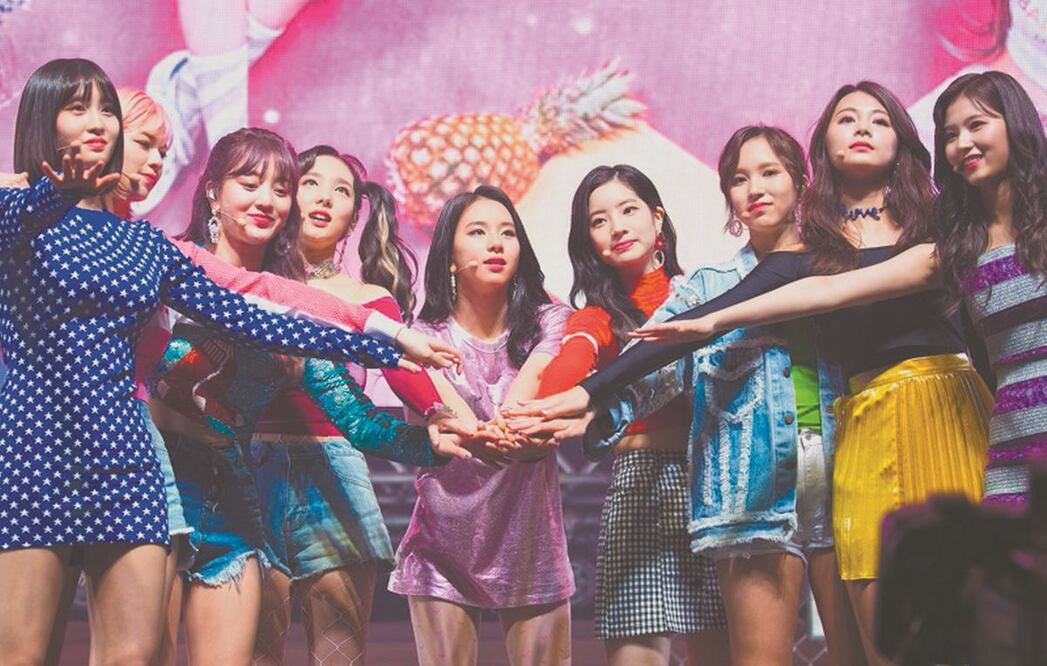 Nadie puede opinar si la falda que usan es corta o si los atuendos no les agradan a las cantantes. Foto: ARCHIVO EL UNIVERSAL 