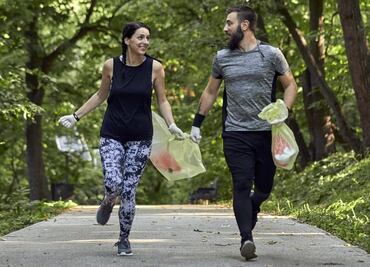 Plogging, el curioso deporte sueco que combina correr con recoger basura