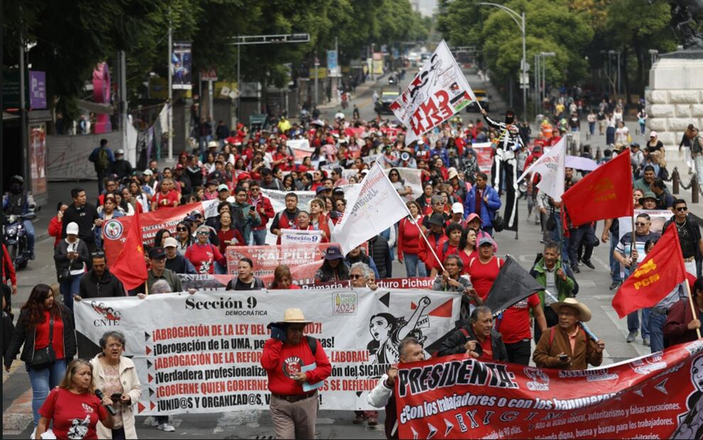 Integrantes de la Sección 9 de la CNTE marcha del Hemiciclo a Juárez con rumbo a la SEP en la Ciudad de México, el jueves 10 de julio de 2025. Foto: Diego Simón Sánchez/EL UNIVERSAL