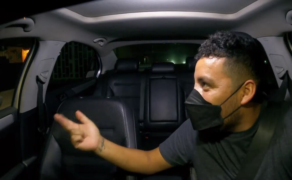 Taxista se hace viral tras cumplir encargo de ruptura