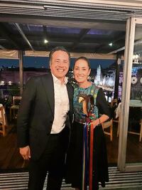 Góber Cuitláhuac, en plena fiesta por victoria de Claudia