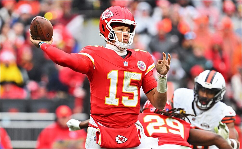Patrick Mahomes jugará ante Texans pese al esguince de tobillo - Foto: AFP