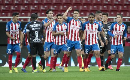 Chivas reduce salarios y condiciona a sus jugadores