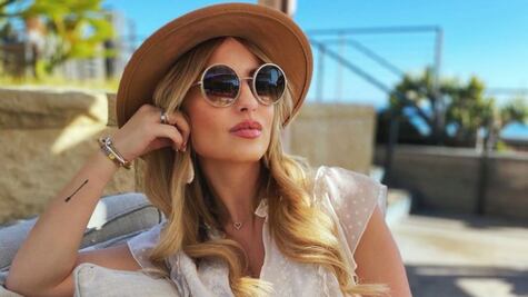 Esposa de Carlos Vela modela bikini blanco de sirena