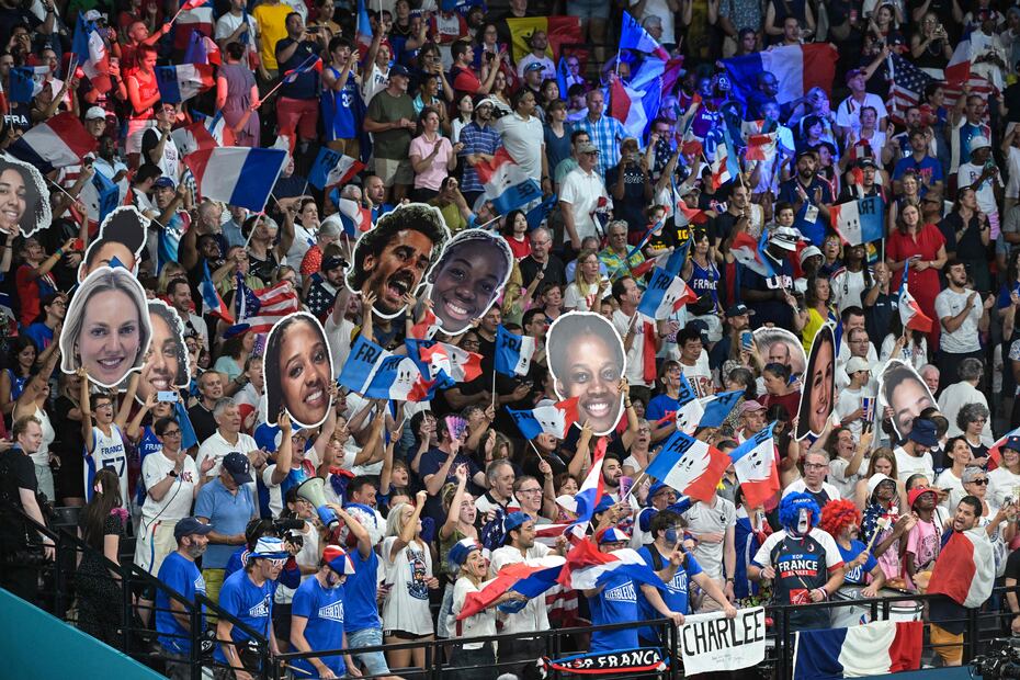 Así luce el Estadio de Francia, durante la ceremonia de clausura de los Juegos Olímpicos - Foto: AFP