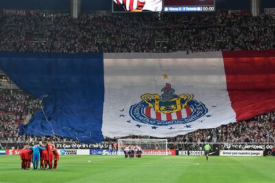 Chivas y Toronto homenajean a estudiantes de cine y arrollados de Toronto
